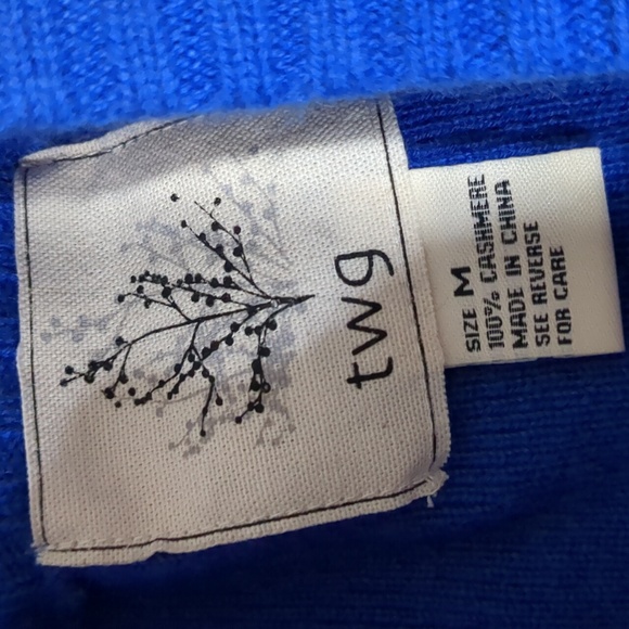 Cashmere Sweater Blue with Double Buttons Medium - Picture 9 of 9